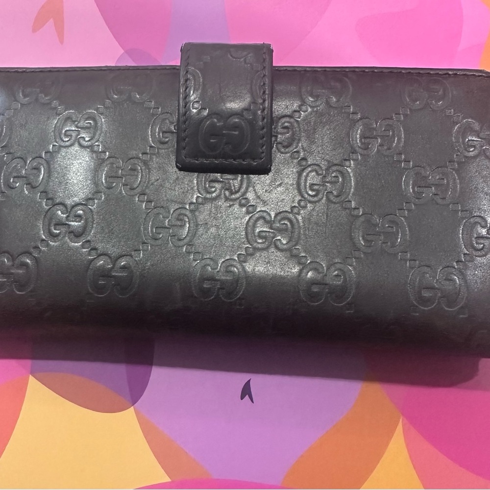 Vintage Gucci embossed wallet